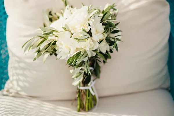 Bouquet da sposa su sfondo elegante — Foto Stock