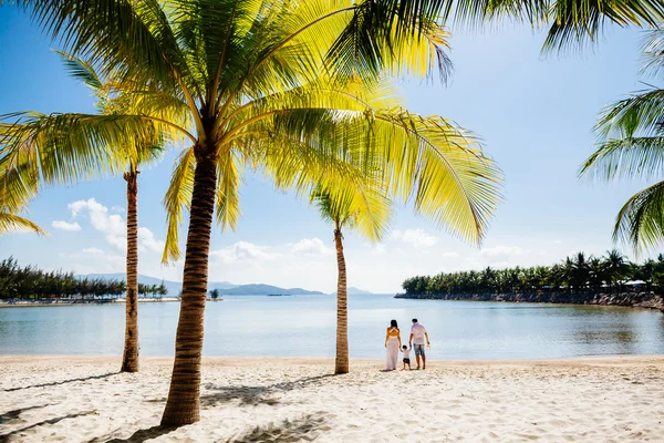 Plage de vacances familiale — Photo