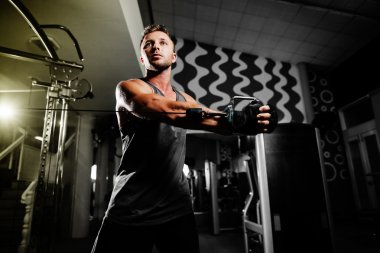 spor olarak yakışıklı çalışma