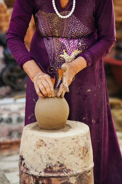 Criação pote de barro vietnam tradicional — Fotografia de Stock