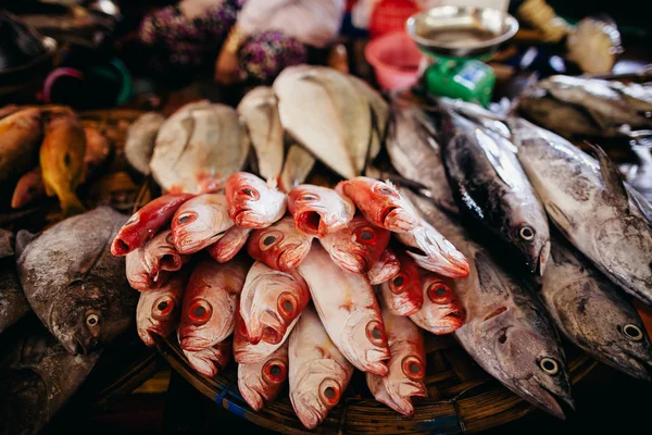 Raw fish sliced and cut at street market — Stock Photo, Image