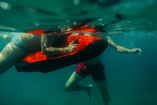 Underwater skoter seabob oidentifierad man dyka — Stockfoto