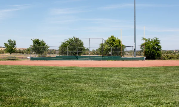 Pequeno campo de beisebol liga — Fotografia de Stock
