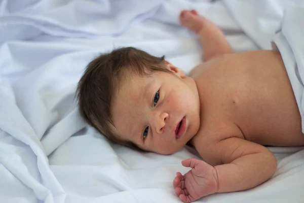 Yeni doğan bebek arka — Stok fotoğraf