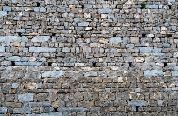 Sabahları tuğla ve taş duvar