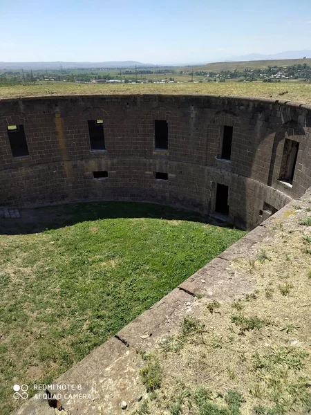 Ermenistan Gyumri Şehrindeki Terk Edilmiş Rus Kalesi — Stok fotoğraf