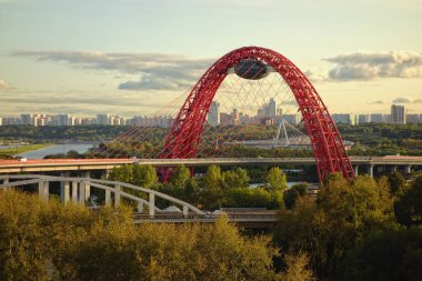  Moskova, Rusya 1 Eylül 2020: Zhivopisny Köprüsü          