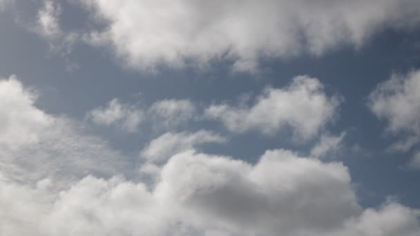 Beau Ciel Bleu Nuageux Avec Des Nuages Mouvement Des Nuages — Video