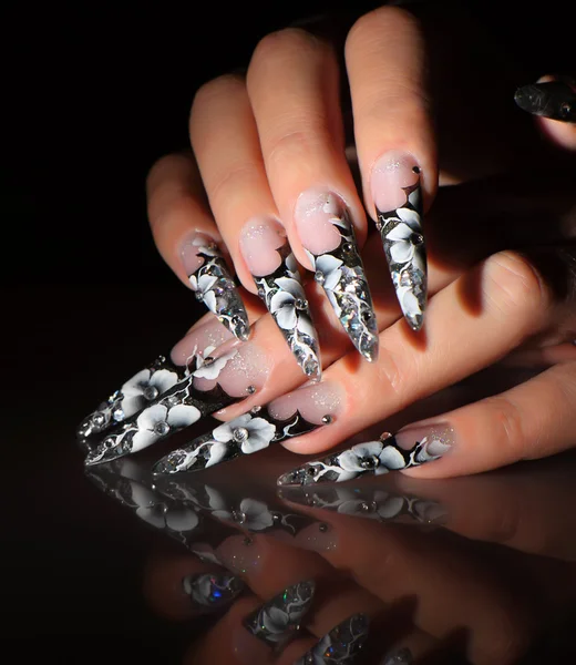 Black and white design nails. — Stock Photo, Image