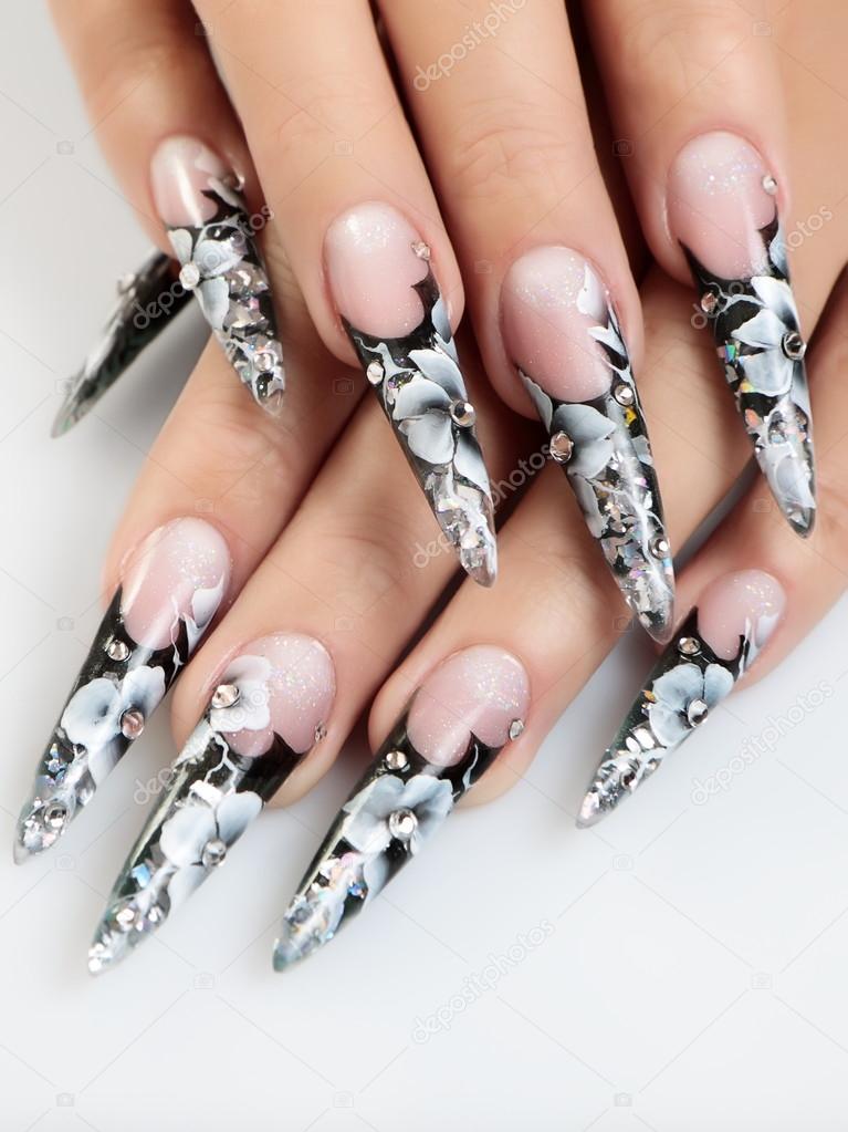 Black and white design nails.