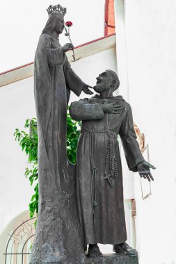 Meryem Ana ve baba pio