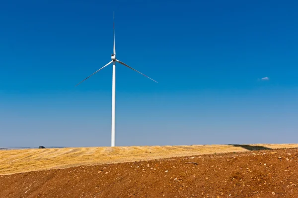 Paisagem com um moinho de vento — Fotografia de Stock