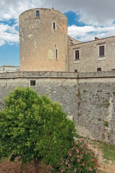 Menara aragonese benteng — Stok Foto