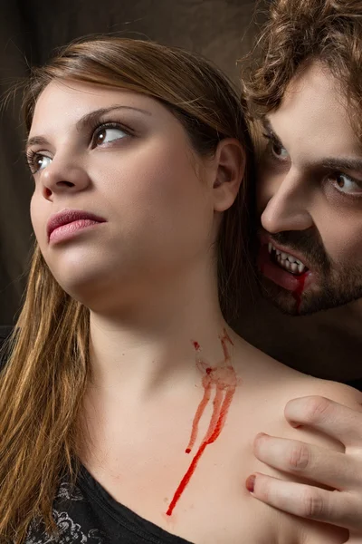 Vampier beten meisje — Stockfoto