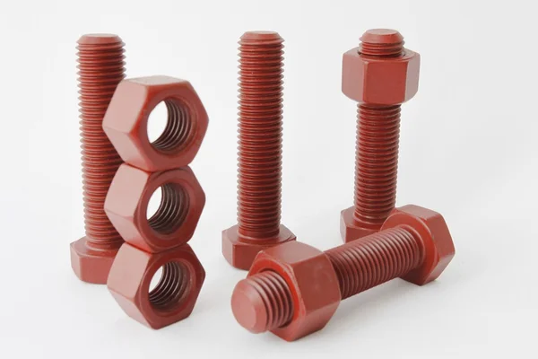 Cıvata ve somun mavi Ptfe kaplı içinde ve kırmızı kaplı izole üzerinde beyaz arka plan mix