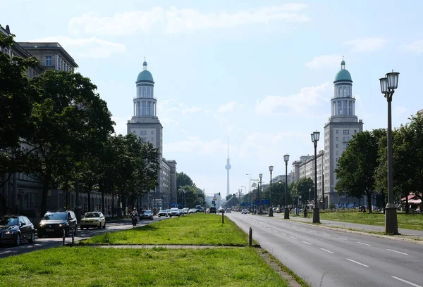 Berlin Almanya Haziran 2021 Frankurter Tor Dan Alexanderplatz Doğru Karl — Stok fotoğraf