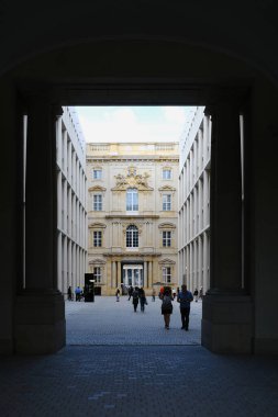 Berlin Almanya, 24 Ağustos 2021, Berlin Sarayı 'nın yeniden inşa edilen avlusunun manzarası..