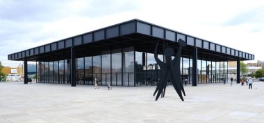 Berlin, Almanya, 16 Eylül 2021, Mies van der Rohe 'un Yeni Ulusal Galerisi