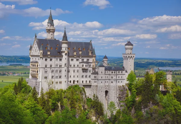 Yaz aylarında Neuschwanstein Şatosu — Stok fotoğraf