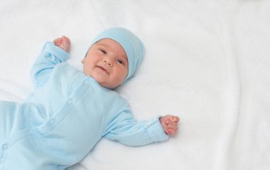 Komik bebek battaniye üzerinde