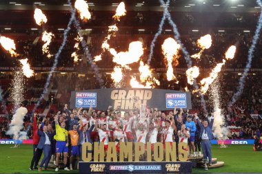 Elliot Minchella of Hull KR and his team mates and staff lift the Grand Final Trophy during the 2025 Betfred Super League Grand Final Hull KR v Wigan Warriors at Old Trafford, Manchester, United Kingdom, 11th October 2025