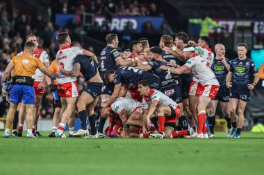 An altercation between the players after a dangerous challenge during the 2025 Betfred Super League Grand Final Hull KR v Wigan Warriors at Old Trafford, Manchester, United Kingdom, 11th October 2025 