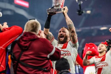 Jared Waerea-Hargreaves of Hull KR lifts the Grand Final trophy during the 2025 Betfred Super League Grand Final Hull KR v Wigan Warriors at Old Trafford, Manchester, United Kingdom, 11th October 2025