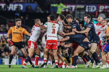 An altercation between the players after a dangerous challenge during the 2025 Betfred Super League Grand Final Hull KR v Wigan Warriors at Old Trafford, Manchester, United Kingdom, 11th October 2025