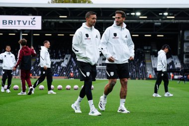 Fulham oyuncuları Premier League maçı öncesinde Craven Cottage, Londra, İngiltere 'de Fulham-Arsenal maçında 18 Ekim 2025 