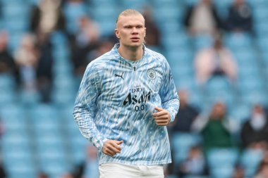 Manchester City 'den Erling Haaland Premier League maçında ısınma turunda Manchester City Everton' a karşı Etihad Stadyumu, Manchester, İngiltere, 18 Ekim 2025 