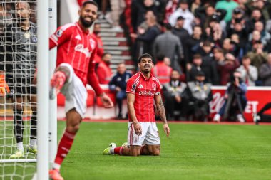 Nottingham Ormanı 'ndan Morgan Gibbs-White 18 Ekim 2025' te İngiltere 'nin Nottingham kentinde oynanan Premier League maçında Nottingham Forest Chelsea' ye karşı oynadığı golü kaçırdıktan sonra tepki gösterdi. 