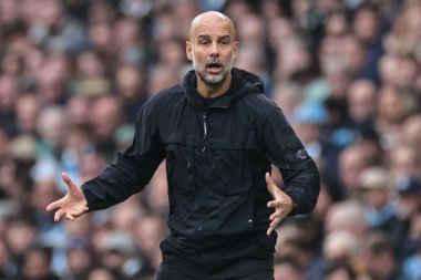 Manchester City teknik direktörü 18 Ekim 2025 tarihinde Etihad Stadyumu 'nda oynanan Premier League karşılaşmasında Pep Guardiola teknik alanda tepki gösterdi. 