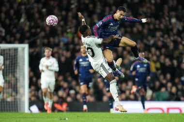 Arsenal 'den Gabriel Martinelli, 18 Ekim 2025' te Craven Cottage, Londra 'da Fulham-Arsenal maçında Fulham maçında Fulham ve Fulham Sessegnon ile çatıştı. 