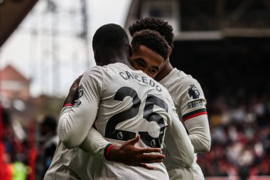 Chelsea 'li Reece James 18 Ekim 2025' te İngiltere 'nin Nottingham City Ground kentinde oynanan Premier League maçında golünü 0-3 atmasını kutluyor. 