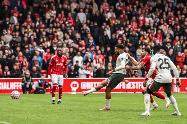 Chelsea takımından Reece James 18 Ekim 2025 'te Nottingham Forest' ın Chelsea 'ye karşı oynadığı Premier Lig maçında 0-3 berabere kaldı. 