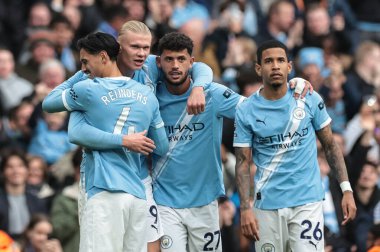 Manchester City 'den Erling Haaland, 18 Ekim 2025' te Etihad Stadyumu 'nda oynanan Premier League maçında 1-0' lık galibiyet golünü kutluyor. 