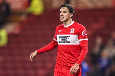 Middlesbrough 'dan Alfie Jones takımına, Middlesbrough' un 17 Ekim 2025 'te Riverside Stadyumu' ndaki Middlesbrough-Ipswich Town maçında talimat veriyor. 