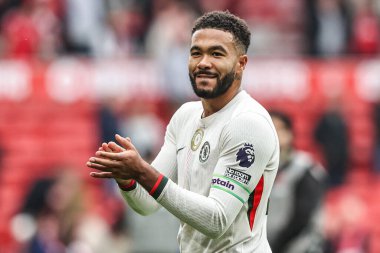 Chelsea 'li Reece James, 18 Ekim 2025' te İngiltere 'nin Nottingham City Ground kentinde oynanan Premier League maçında galibiyeti kutluyor. 