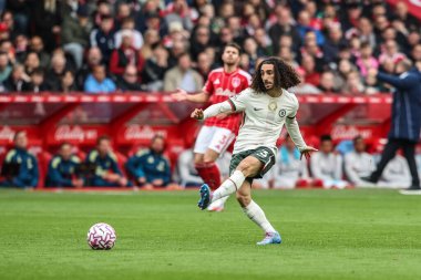 Chelsea 'den Marc Cucurella Premier Lig maçında pas veriyor Nottingham Forest Chelsea' ye karşı City Ground, Nottingham, İngiltere, 18 Ekim 2025 