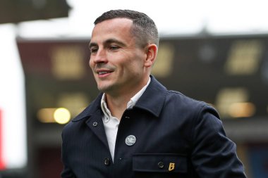 Burnley 'den Josh Cullen, Burnley, Burnley, İngiltere' de oynanan 18 Ekim 2025 tarihli Premier Lig maçı öncesinde stadyuma geldi. 