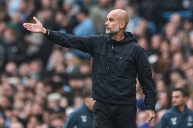 Manchester City teknik direktörü 18 Ekim 2025 tarihinde Etihad Stadyumu 'nda oynanan Premier League karşılaşmasında Pep Guardiola teknik alanda tepki gösterdi. 