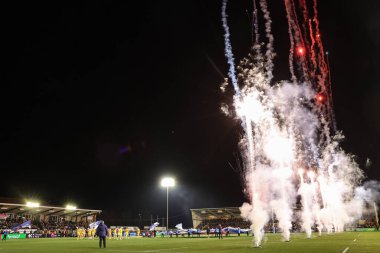 Gallagher Premiership maçında havai fişek oyununa katılacak oyuncular Newcastle Red Bulls 'a karşı Kingston Park, Newcastle, İngiltere' de Northampton Saints maçında 