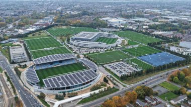 Premier Lig maçında Joie Stadyumu ve Etihad Kampüsü 'nün hava görüntüsü Manchester City ile Everton arasında Etihad Stadyumu' nda, 18 Ekim 2025 
