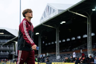 Premier Lig maçı öncesinde Arsenal 'den Max Dowman 18 Ekim 2025' te Craven Cottage, Londra 'da Fulham Arsenal' e karşı. 