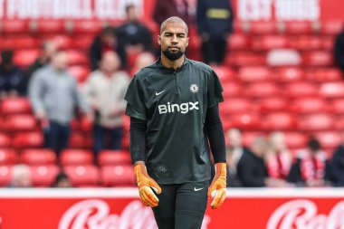 Chelsea kalecisi Robert Sanchez Premier League maçı sırasında Nottingham Forest Chelsea 'ye karşı City Ground, Nottingham, İngiltere' de 18 Ekim 2025 'te oynanan ısınma maçında 