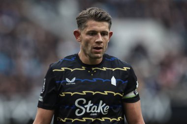 Premier Lig karşılaşmasında Everton 'dan James Tarkowski Manchester City ile Everton arasında Etihad Stadyumu, Manchester, İngiltere, 18 Ekim 2025 