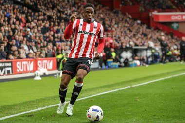 Sheffield United takımından Chiedozie Ogbene 18 Ekim 2025 'te Bramall Lane, Sheffield, İngiltere' de Sheffield United ile Watford arasındaki Sky Bet Şampiyonası maçında topa vuruyor. 