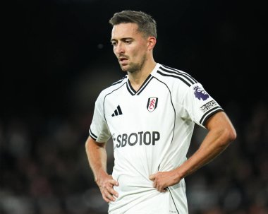 Premier Lig karşılaşmasında Fulham 'dan Timothy Castagne ile Craven Cottage, Londra, İngiltere' de oynanan Fulham-Arsenal maçı sırasında 18 Ekim 2025 