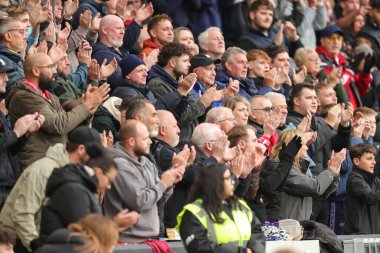 Sheffield United taraftarları, 18 Ekim 2025 'te Sheffield United' a karşı Bramall Lane, Sheffield, İngiltere 'de oynanan Sky Bet Şampiyonası karşılaşmasında 