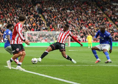 Sheffield United takımından Chiedozie Ogbene 18 Ekim 2025 'te Bramall Lane, Sheffield, İngiltere' de Sheffield United ile Watford arasındaki Sky Bet Şampiyonası maçında topa vuruyor. 
